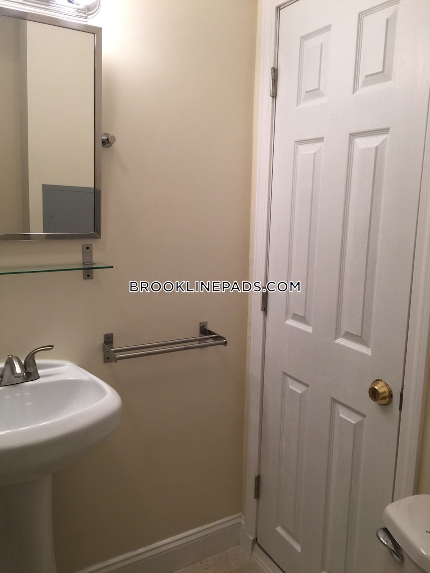 Brookline - Washington Square - 2 Beds, 2 Baths - Image 38