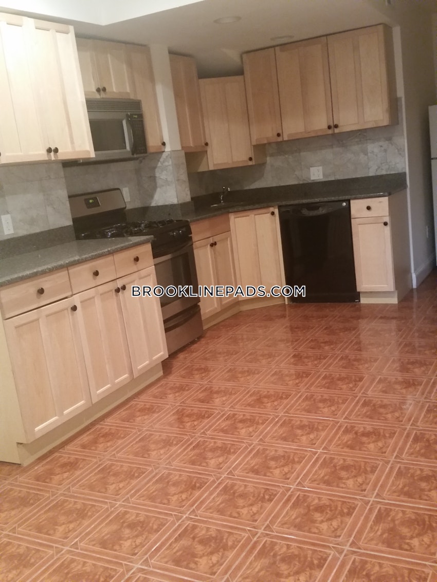 Brookline - Washington Square - 2 Beds, 2 Baths - Image 34