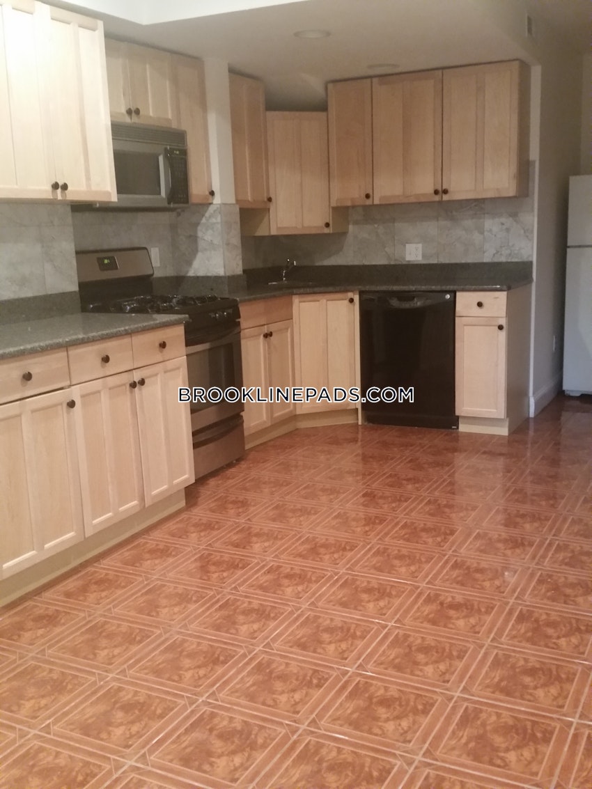 Brookline - Washington Square - 2 Beds, 2 Baths - Image 32