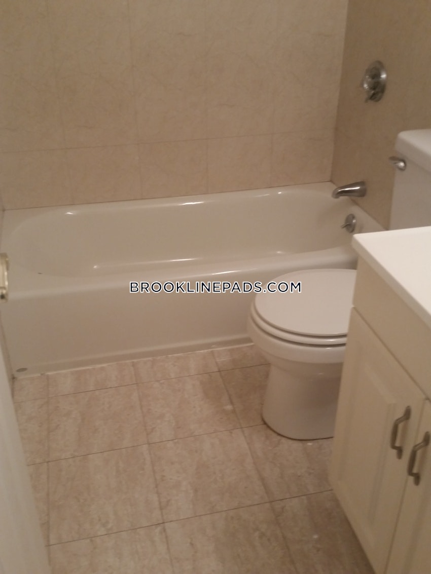 Brookline - Washington Square - 2 Beds, 2 Baths - Image 28