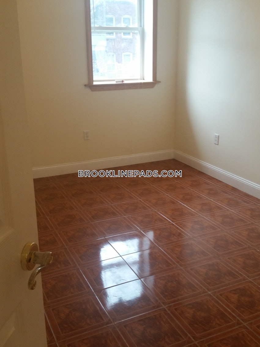 Brookline - Washington Square - 2 Beds, 2 Baths - Image 26