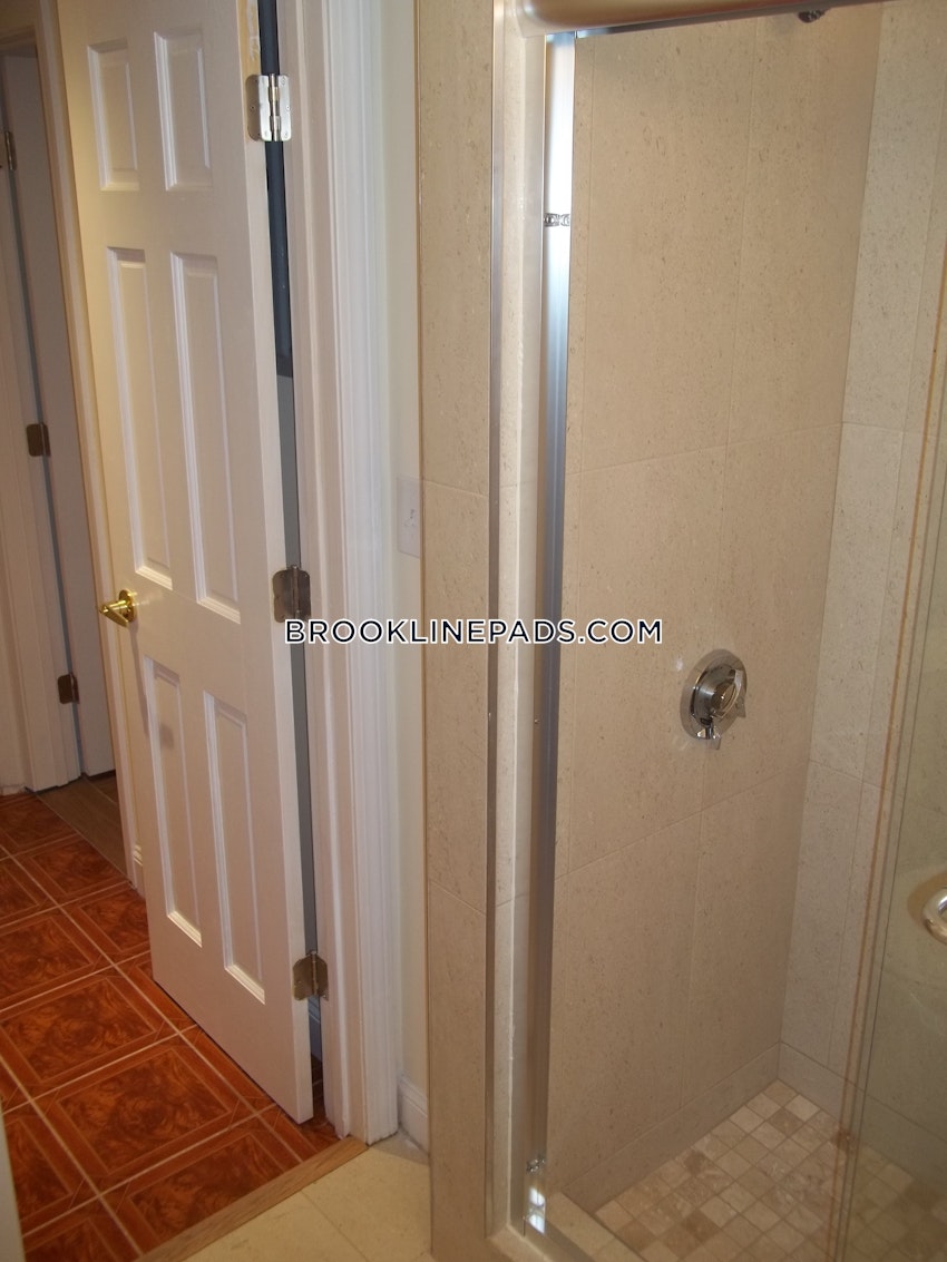 Brookline - Washington Square - 2 Beds, 2 Baths - Image 20