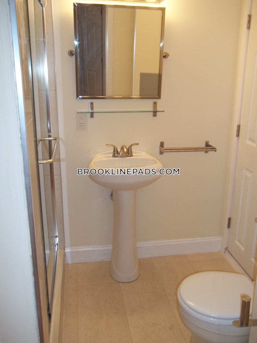Brookline - Washington Square - 2 Beds, 2 Baths - Image 19