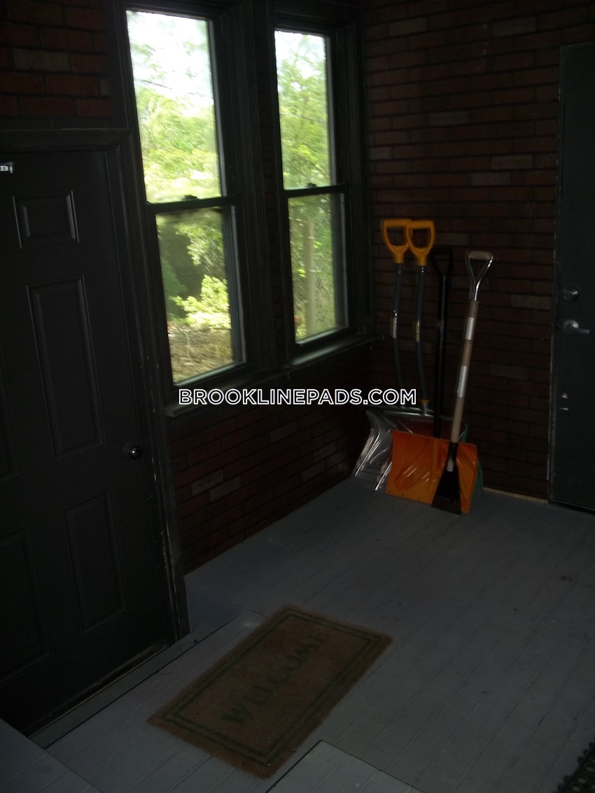 Brookline - Washington Square - 2 Beds, 2 Baths - Image 15