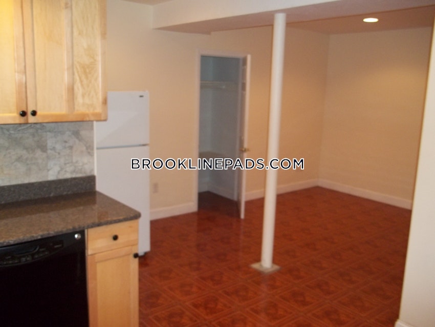 Brookline - Washington Square - 2 Beds, 2 Baths - Image 12