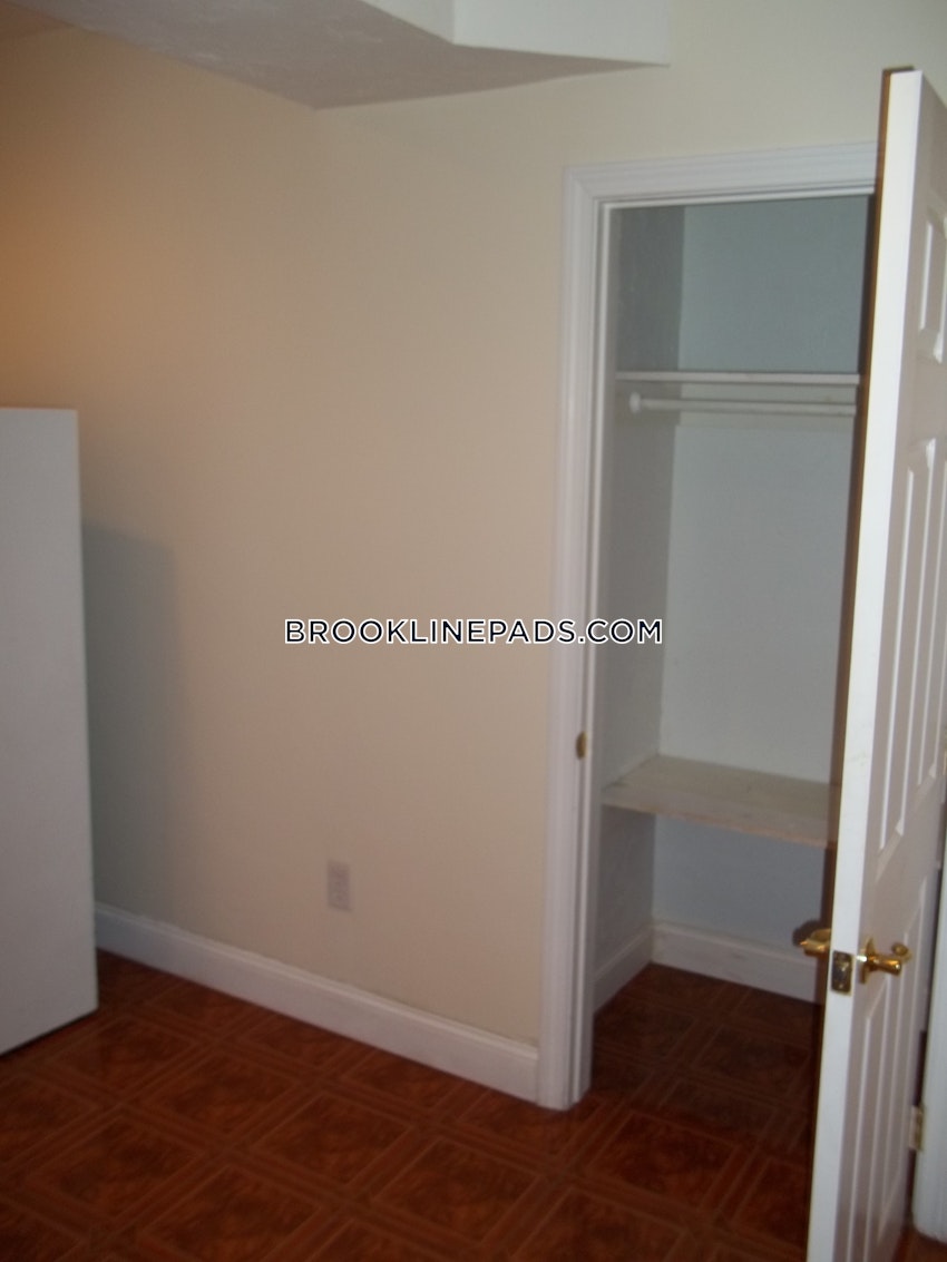 Brookline - Washington Square - 2 Beds, 2 Baths - Image 11