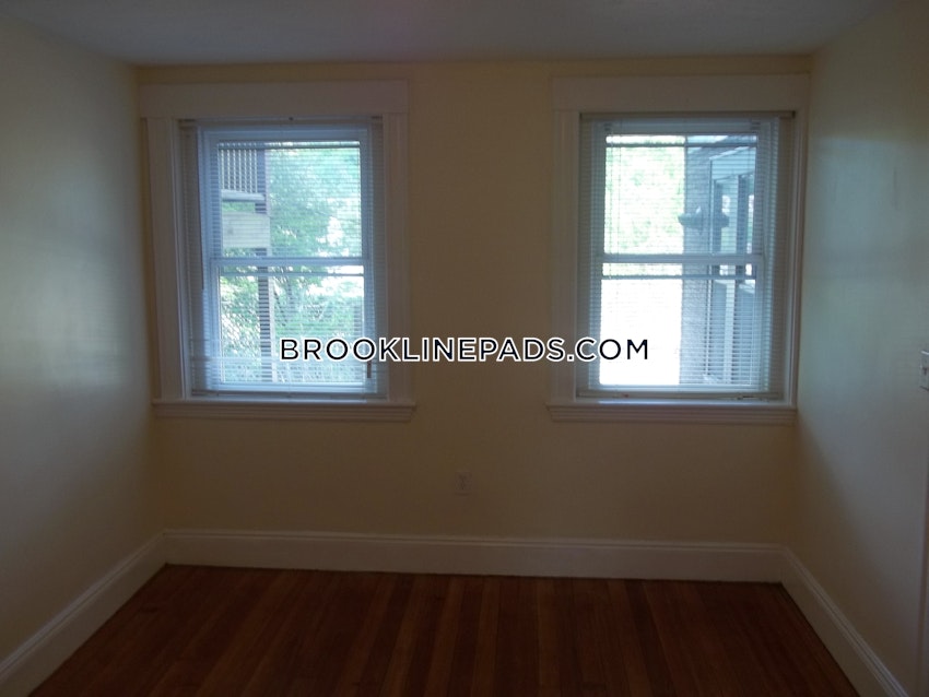 Brookline - Washington Square - 2 Beds, 2 Baths - Image 7