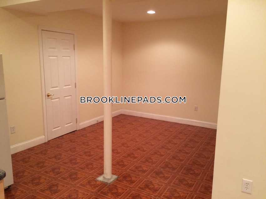 Brookline - Washington Square - 2 Beds, 2 Baths - Image 4
