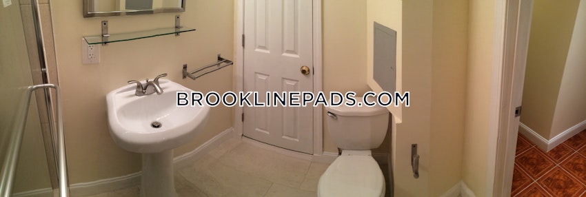 Brookline - Washington Square - 2 Beds, 2 Baths - Image 2