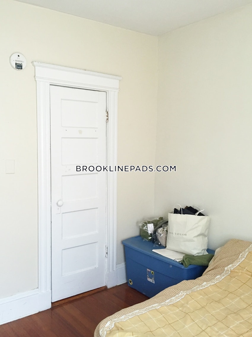 BROOKLINE- WASHINGTON SQUARE - 1 Bed, 1 Bath - Image 11