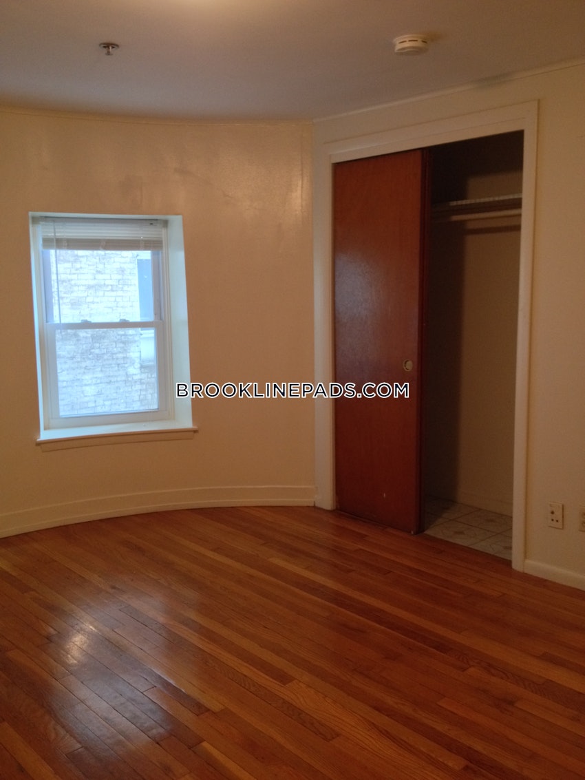 BROOKLINE- COOLIDGE CORNER - Studio , 1 Bath - Image 7