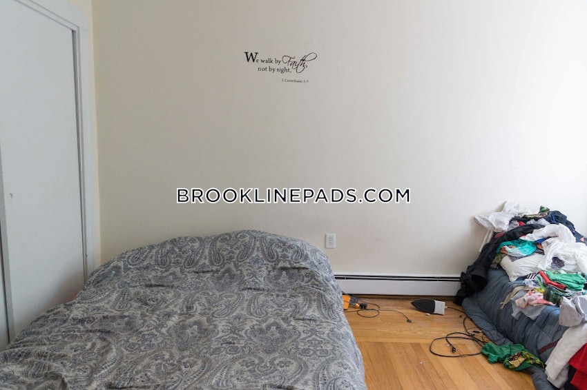 BROOKLINE- WASHINGTON SQUARE - 1 Bed, 1 Bath - Image 3