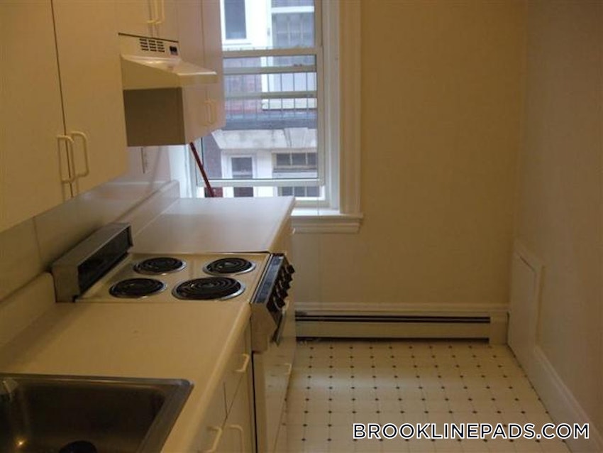 BROOKLINE- WASHINGTON SQUARE - 1 Bed, 1 Bath - Image 16