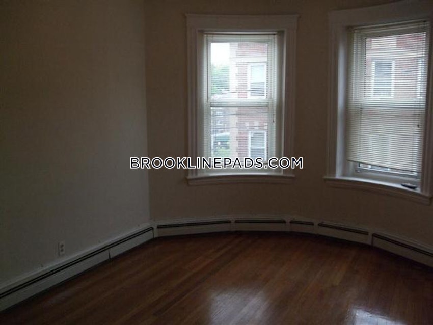 BROOKLINE- WASHINGTON SQUARE - 1 Bed, 1 Bath - Image 14