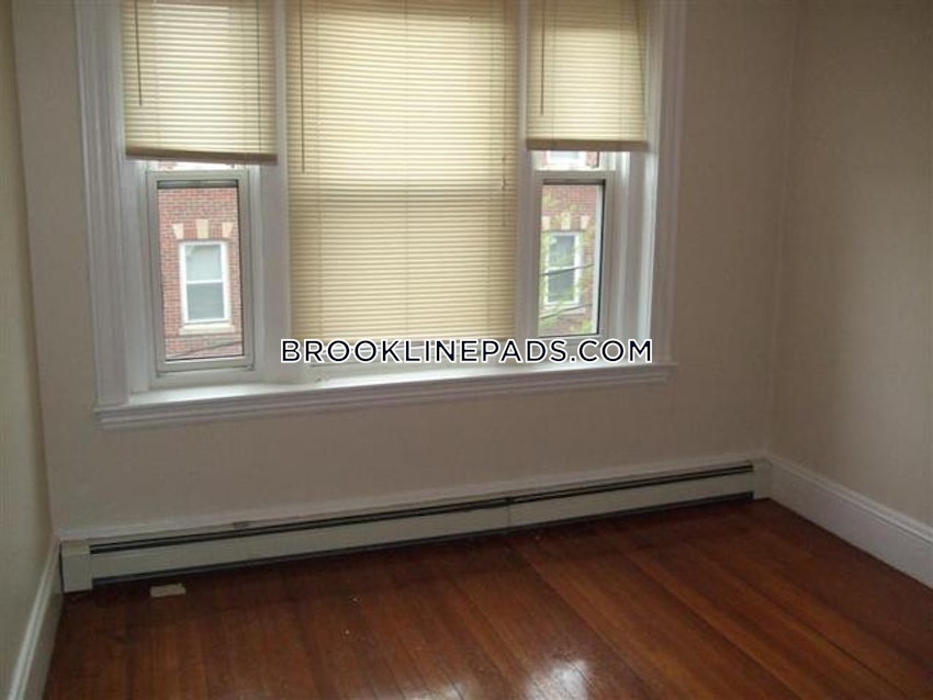 BROOKLINE- WASHINGTON SQUARE - 1 Bed, 1 Bath - Image 11