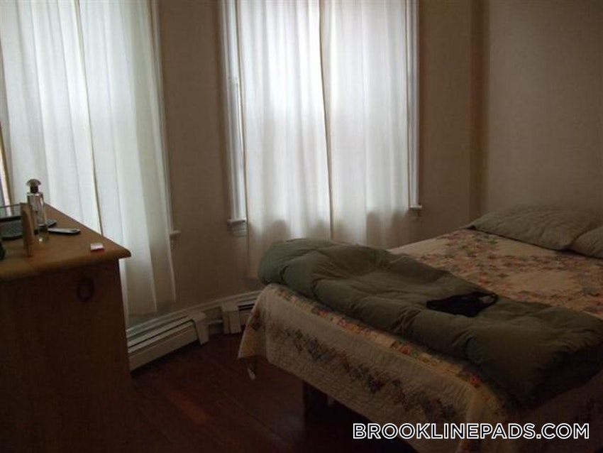 BROOKLINE- WASHINGTON SQUARE - 1 Bed, 1 Bath - Image 3