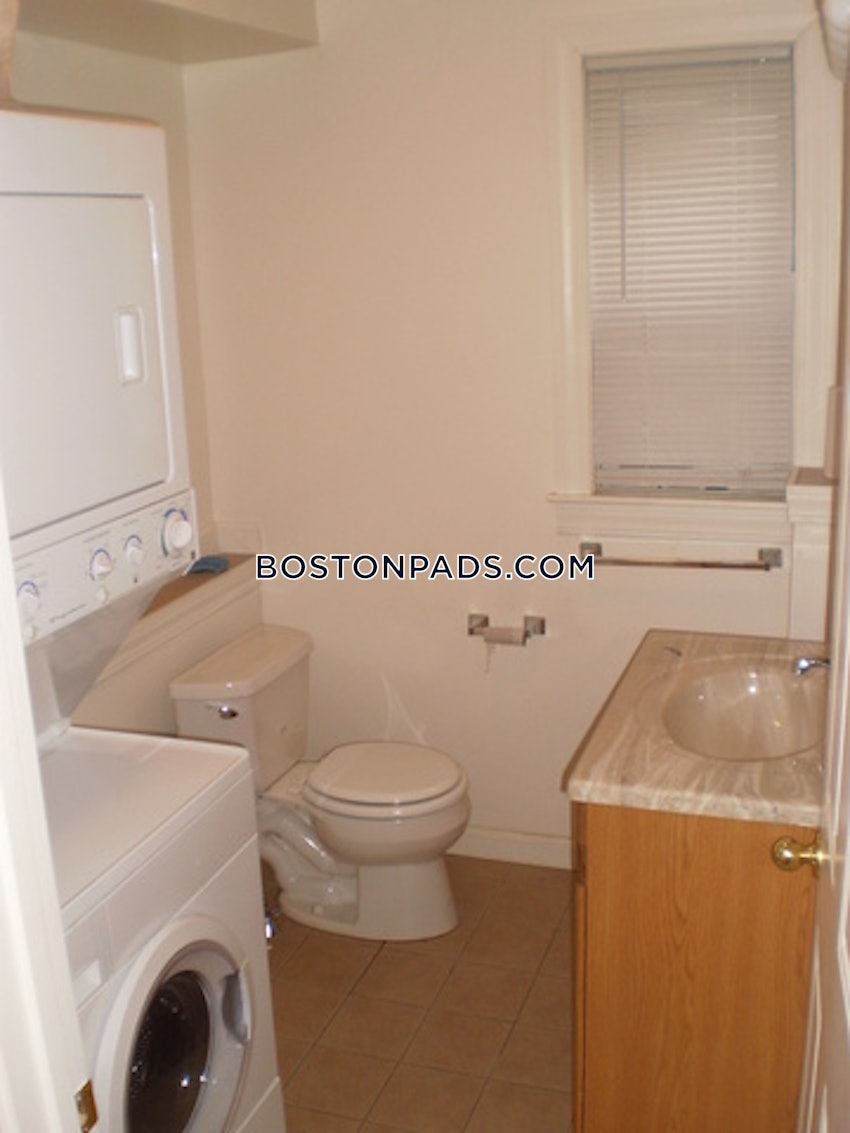 CAMBRIDGE - CENTRAL SQUARE/CAMBRIDGEPORT - 4 Beds, 1.5 Baths - Image 10