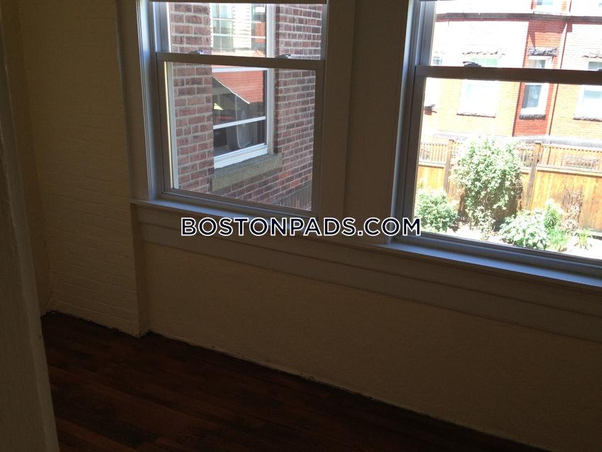 CAMBRIDGE - CENTRAL SQUARE/CAMBRIDGEPORT - 3 Beds, 1 Bath - Image 6