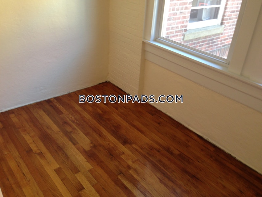 CAMBRIDGE - CENTRAL SQUARE/CAMBRIDGEPORT - 3 Beds, 1 Bath - Image 5
