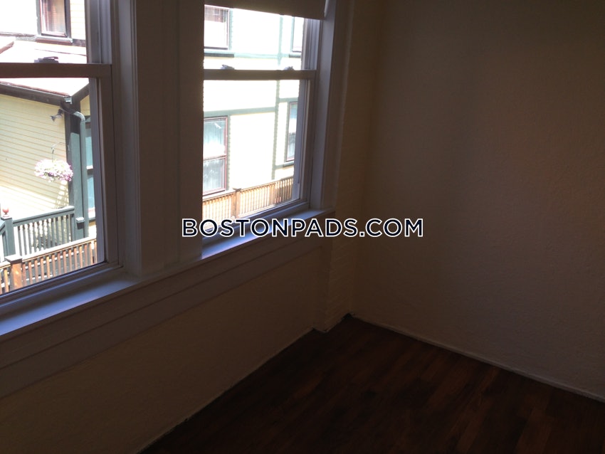 CAMBRIDGE - CENTRAL SQUARE/CAMBRIDGEPORT - 3 Beds, 1 Bath - Image 2