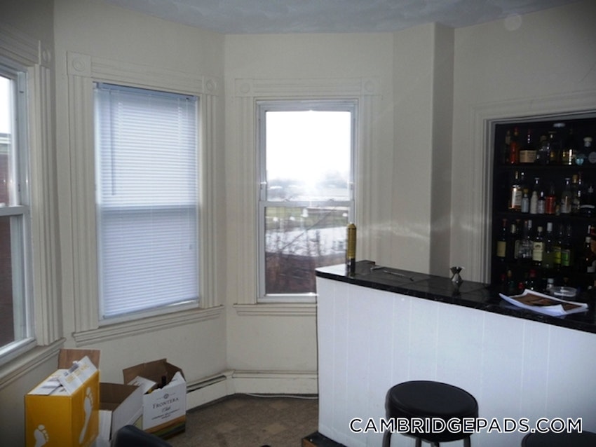 CAMBRIDGE- EAST CAMBRIDGE - 4 Beds, 2 Baths - Image 4