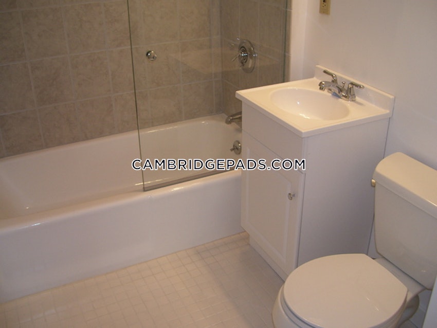 CAMBRIDGE- EAST CAMBRIDGE - 1 Bed, 1 Bath - Image 7