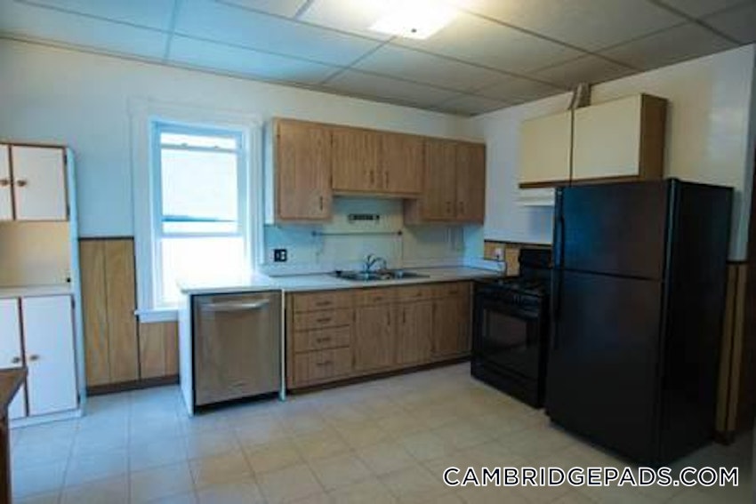 CAMBRIDGE- EAST CAMBRIDGE - 4 Beds, 2 Baths - Image 12