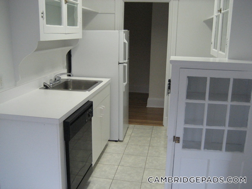 CAMBRIDGE - HARVARD SQUARE - 1 Bed, 1 Bath - Image 3