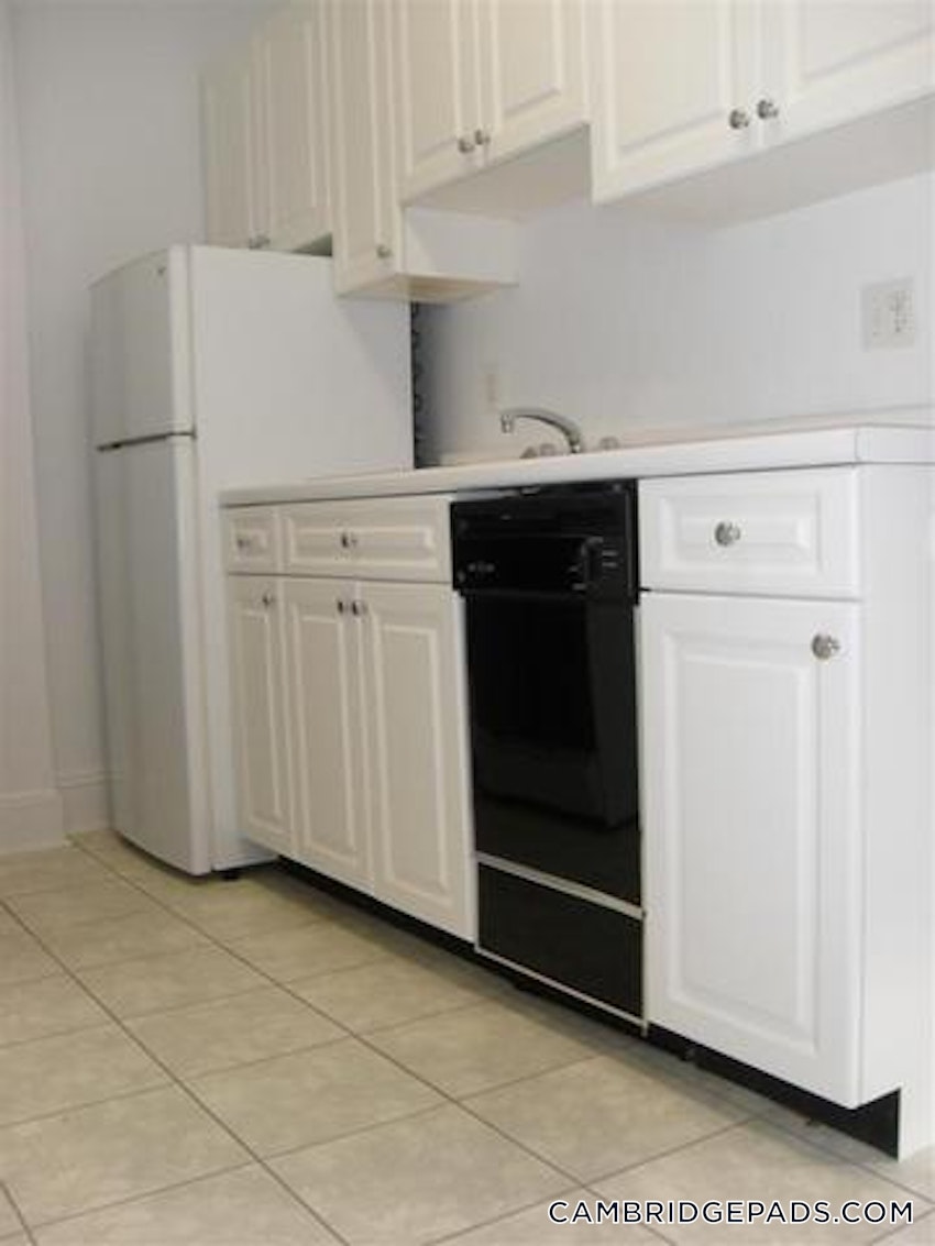 CAMBRIDGE - HARVARD SQUARE - 1 Bed, 1 Bath - Image 3