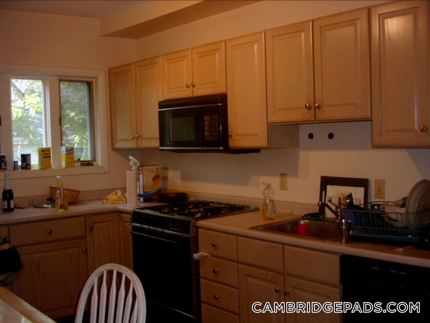 CAMBRIDGE - HARVARD SQUARE - 4 Beds, 2 Baths - Image 20