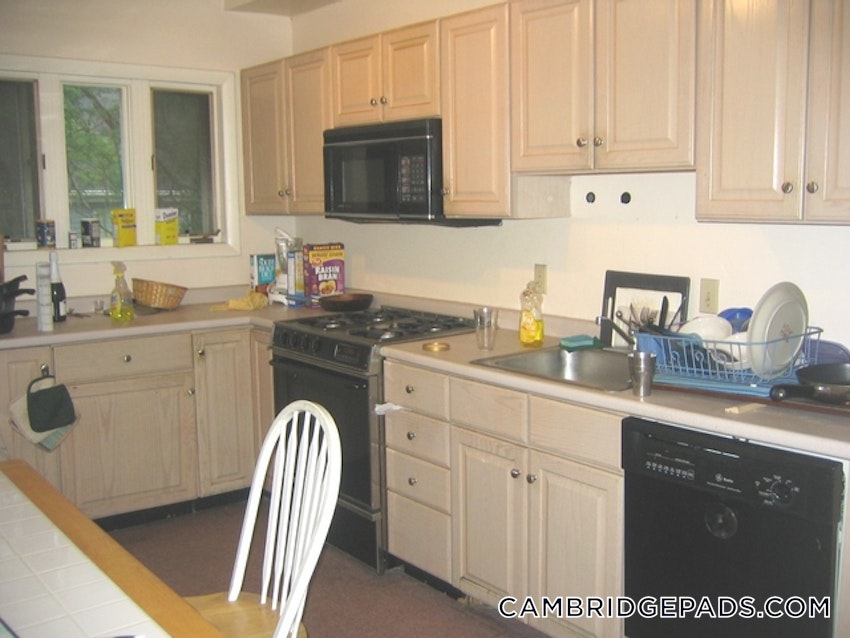 CAMBRIDGE - HARVARD SQUARE - 4 Beds, 2 Baths - Image 18