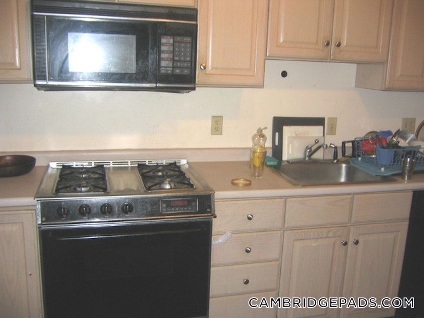 CAMBRIDGE - HARVARD SQUARE - 4 Beds, 2 Baths - Image 17