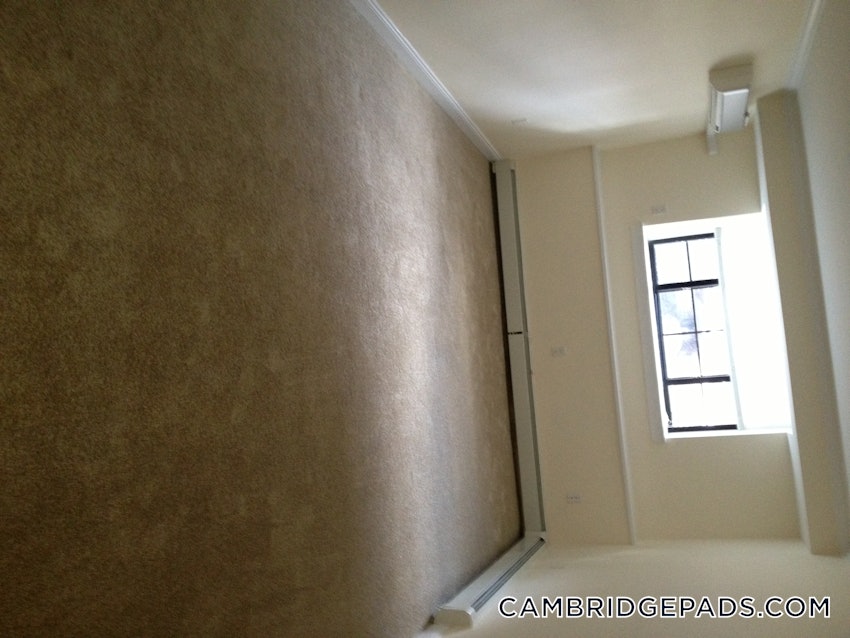 CAMBRIDGE - HARVARD SQUARE - 2 Beds, 1 Bath - Image 4