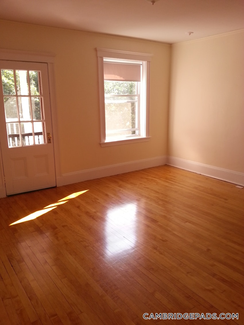 CAMBRIDGE - HARVARD SQUARE - 2 Beds, 1 Bath - Image 11