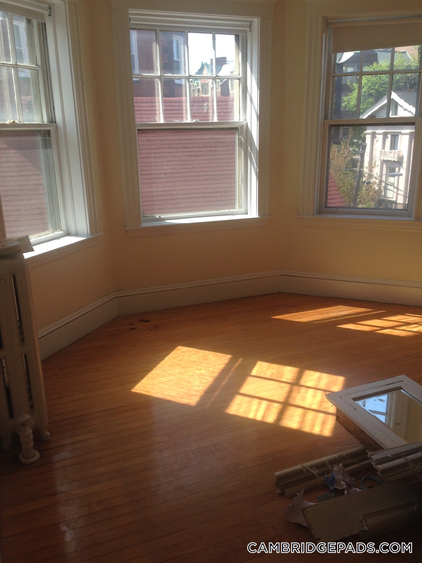 CAMBRIDGE - CENTRAL SQUARE/CAMBRIDGEPORT - 3 Beds, 1 Bath - Image 3