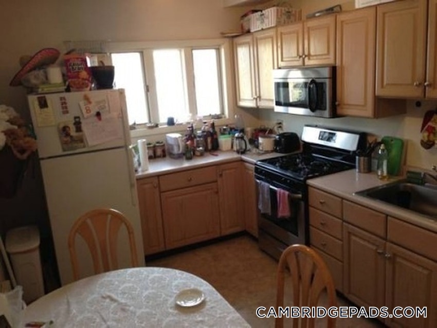 CAMBRIDGE - HARVARD SQUARE - 4 Beds, 2 Baths - Image 3