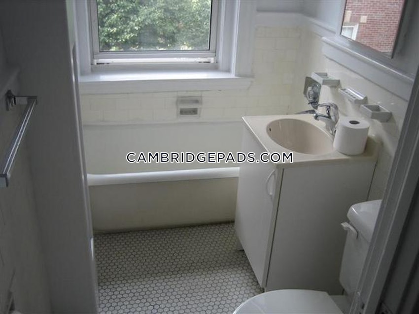 CAMBRIDGE - HARVARD SQUARE - 1 Bed, 1 Bath - Image 2