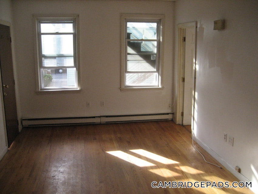 CAMBRIDGE - LECHMERE - 2 Beds, 1 Bath - Image 32