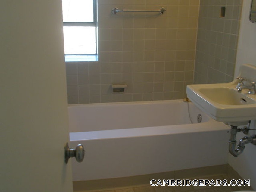 CAMBRIDGE - KENDALL SQUARE - 1 Bed, 1 Bath - Image 35