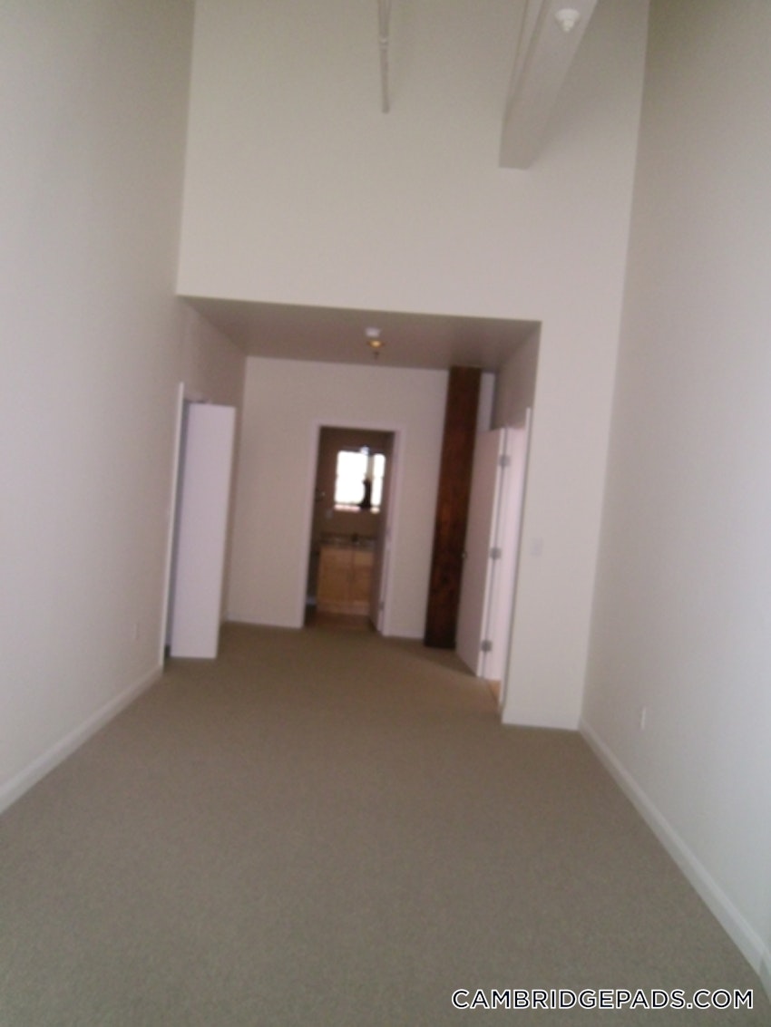 CAMBRIDGE - KENDALL SQUARE - 2 Beds, 1 Bath - Image 12