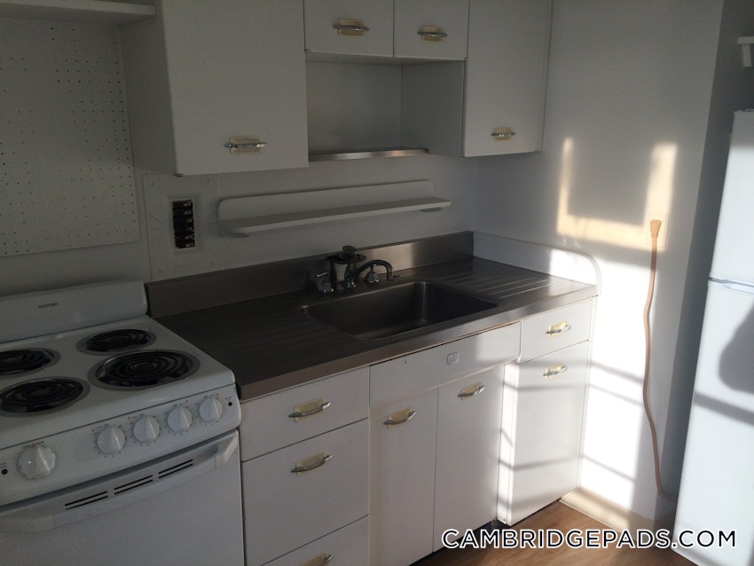 CAMBRIDGE - KENDALL SQUARE - 1 Bed, 1 Bath - Image 8