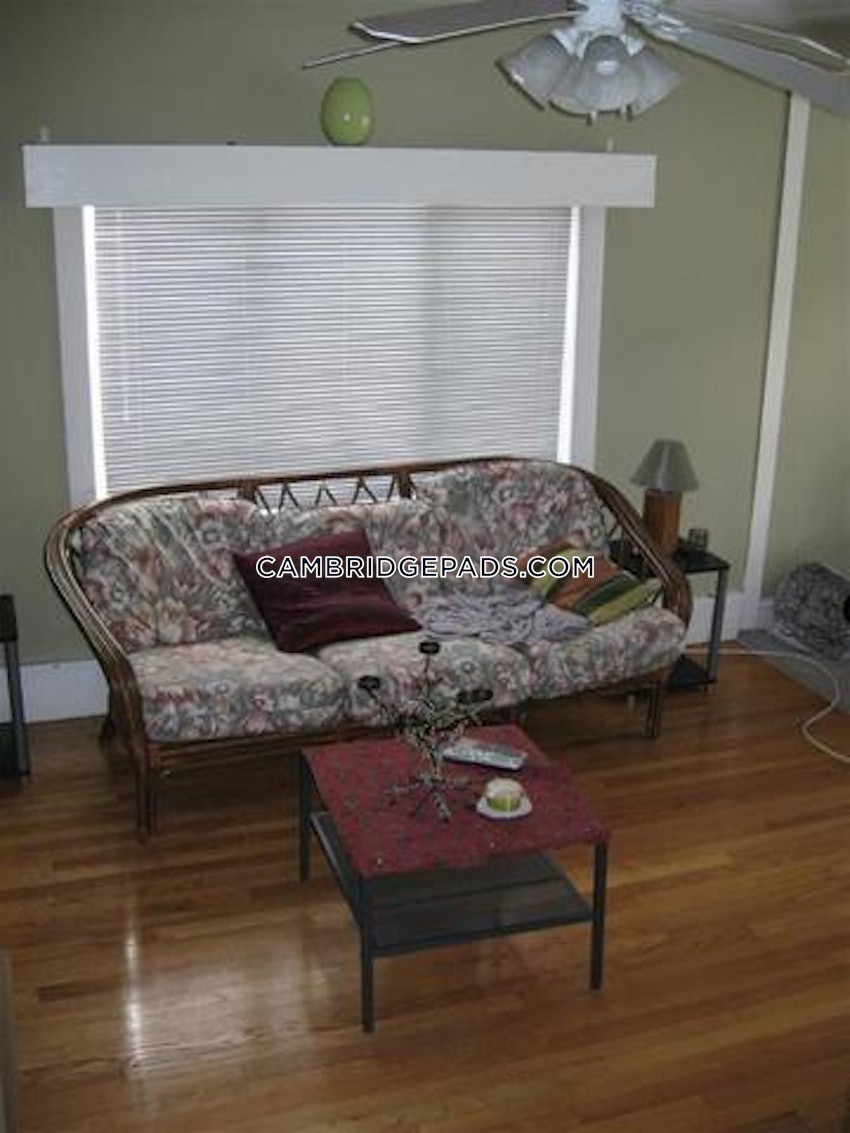 CAMBRIDGE - LECHMERE - 4 Beds, 1 Bath - Image 3