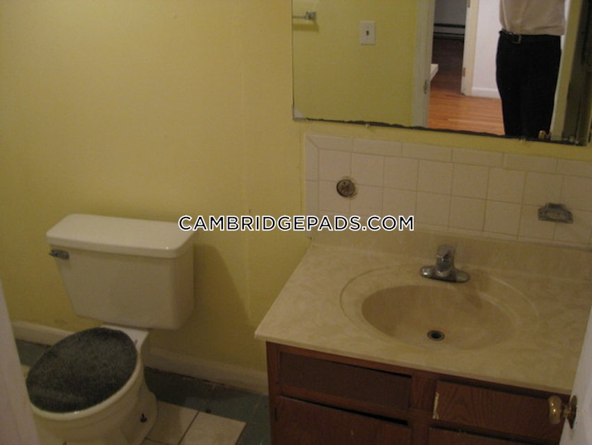 CAMBRIDGE - LECHMERE - 2 Beds, 1 Bath - Image 11