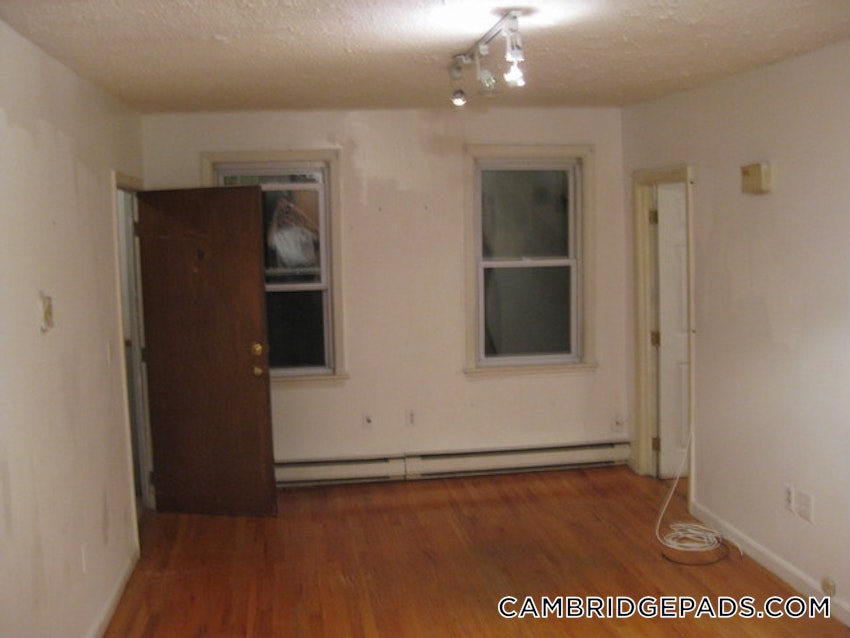 CAMBRIDGE - LECHMERE - 2 Beds, 1 Bath - Image 9