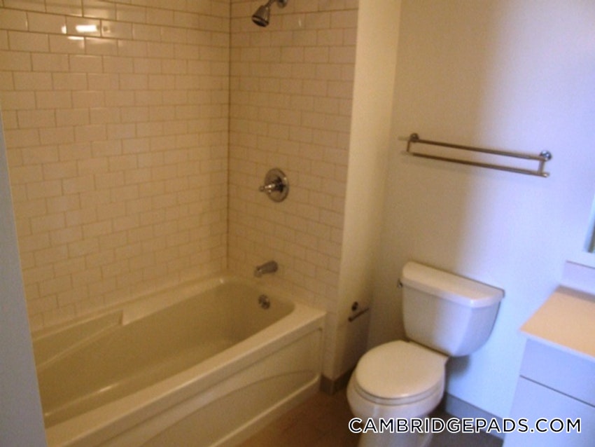 CAMBRIDGE - LECHMERE - 1 Bed, 1 Bath - Image 77