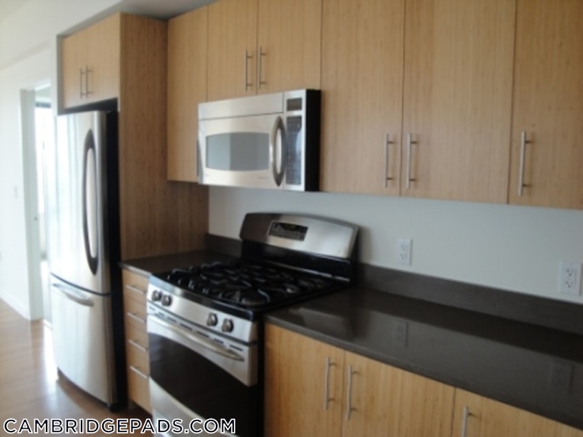 CAMBRIDGE - LECHMERE - 3 Beds, 2 Baths - Image 5