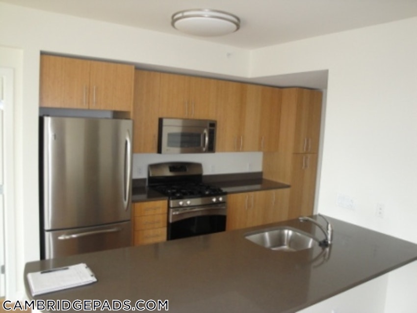 CAMBRIDGE - LECHMERE - 3 Beds, 2 Baths - Image 33