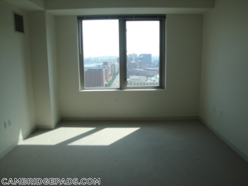 CAMBRIDGE - LECHMERE - 3 Beds, 2 Baths - Image 10