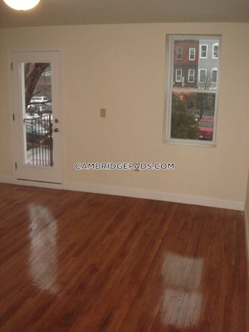 CAMBRIDGE - LECHMERE - 3 Beds, 2 Baths - Image 31