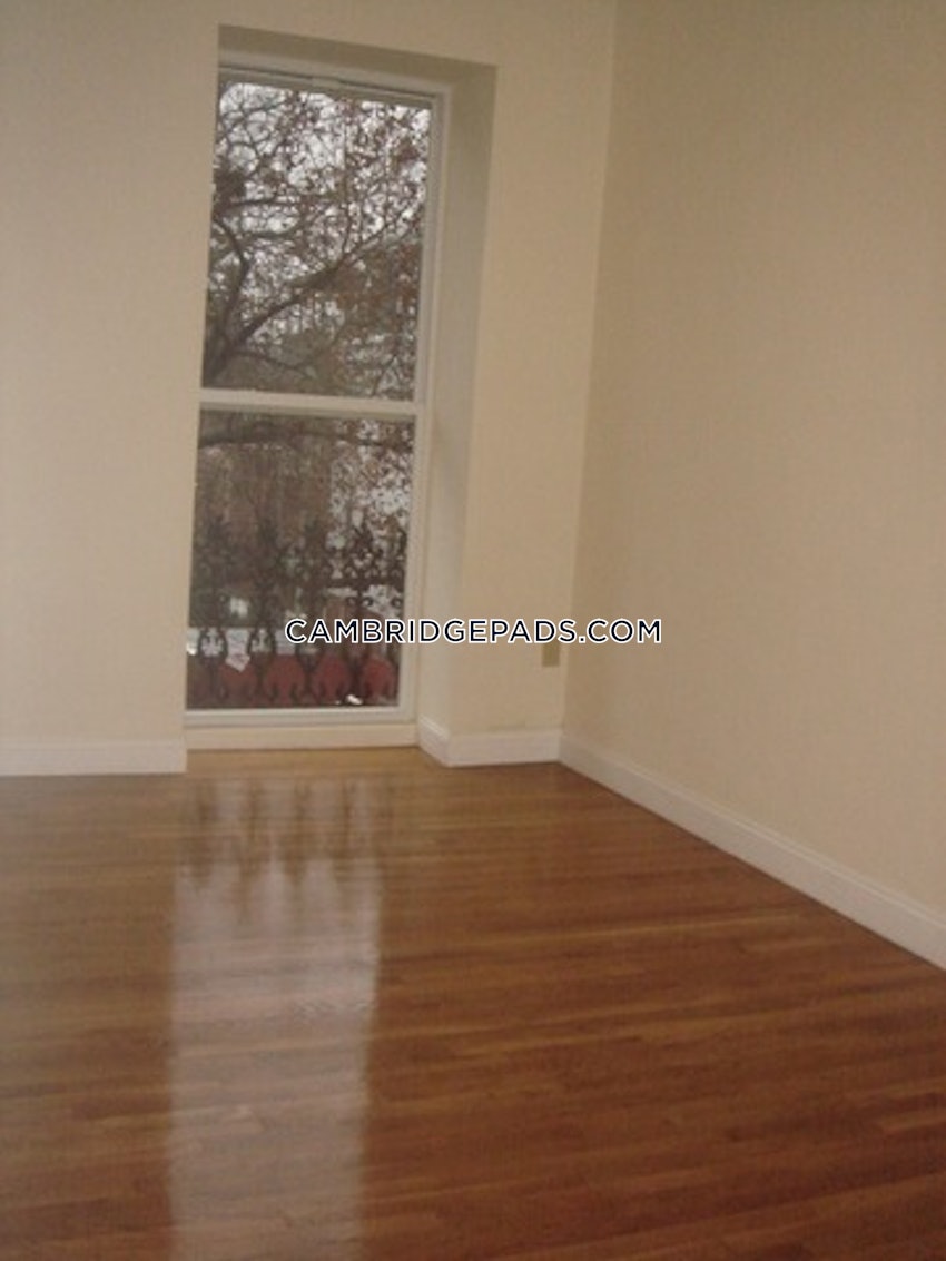 CAMBRIDGE - LECHMERE - 3 Beds, 2 Baths - Image 24